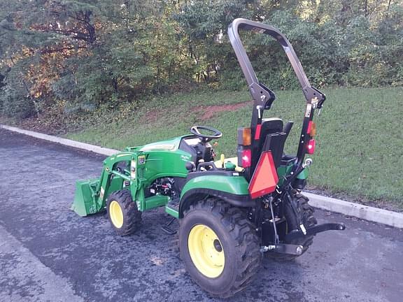 Image of John Deere 2025R equipment image 2