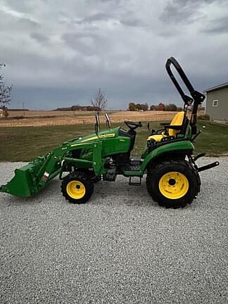 Image of John Deere 2025R equipment image 2