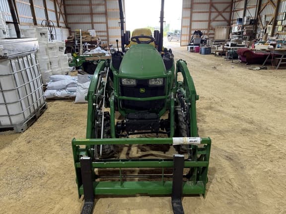 Image of John Deere 2025R equipment image 2