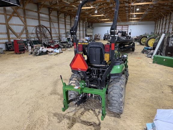 Image of John Deere 2025R equipment image 4
