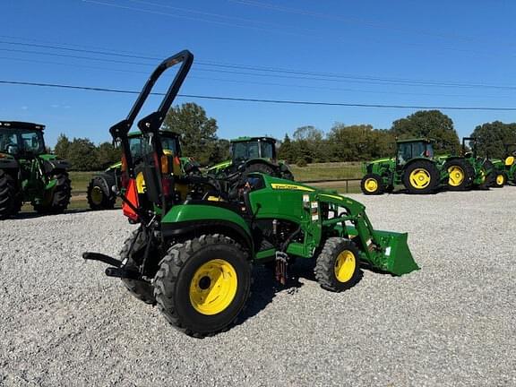 Image of John Deere 2025R equipment image 4