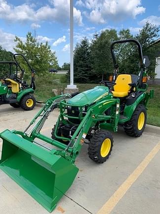 Image of John Deere 2025R equipment image 1