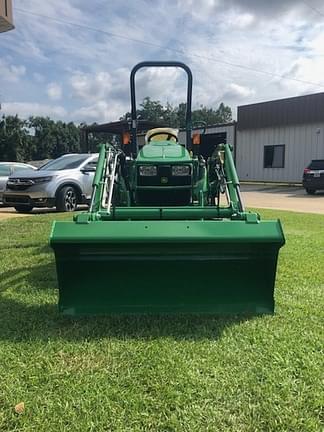 Image of John Deere 2025R equipment image 3