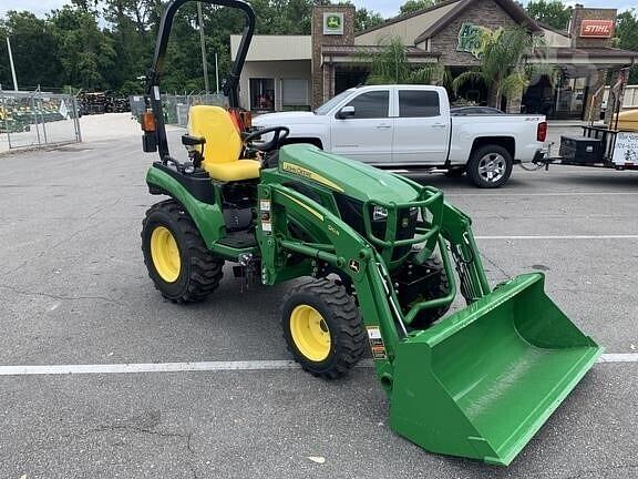 Image of John Deere 2025R equipment image 4