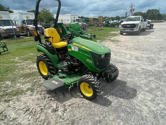 Image of John Deere 2025R equipment image 2