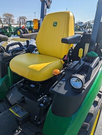 Image of John Deere 2025R equipment image 4