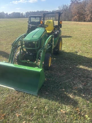 Image of John Deere 2025R equipment image 2