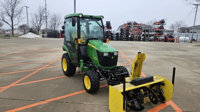 Image of John Deere 2025R equipment image 2