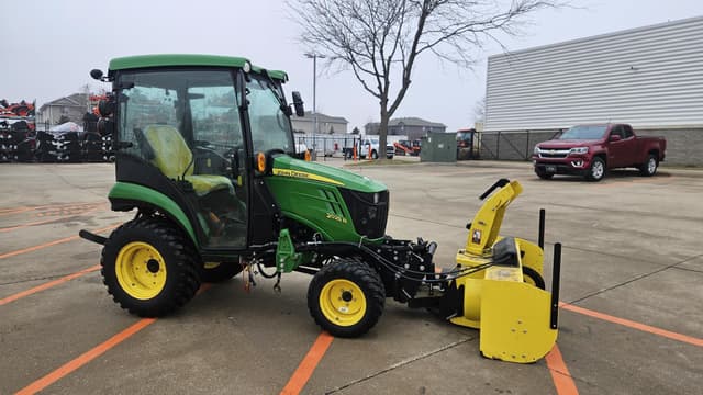 Image of John Deere 2025R equipment image 3