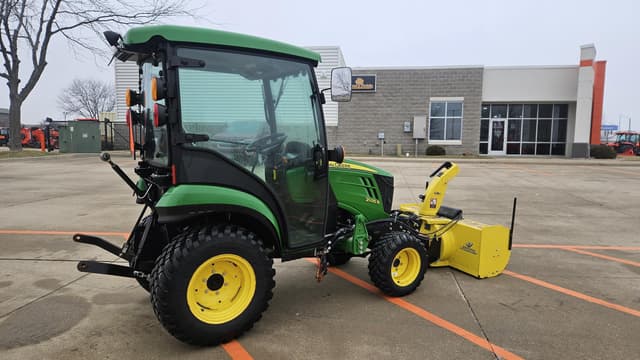 Image of John Deere 2025R equipment image 4