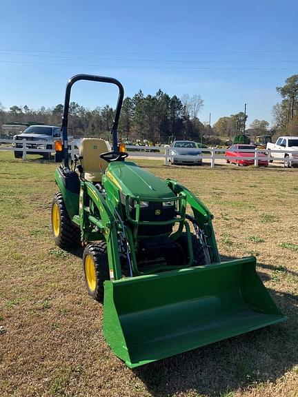 Image of John Deere 2025R equipment image 4