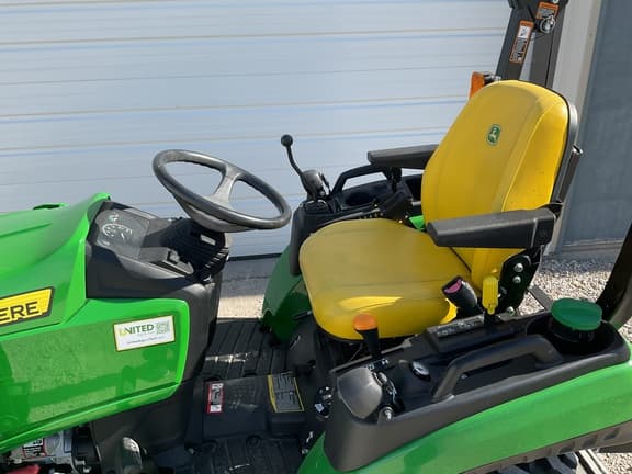 Image of John Deere 2025R equipment image 4