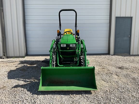 Image of John Deere 2025R equipment image 2