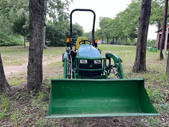 Image of John Deere 2025R equipment image 3
