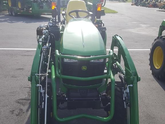 Image of John Deere 2025R equipment image 2