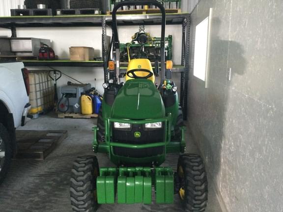 Image of John Deere 2025R equipment image 1