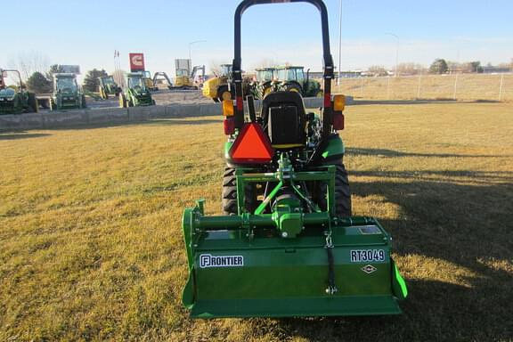 Image of John Deere 2025R equipment image 4