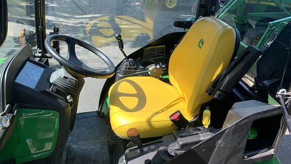 Image of John Deere 2025R equipment image 3