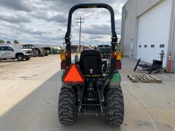 Image of John Deere 2025R equipment image 3