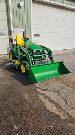 2022 John Deere 2025R Equipment Image0