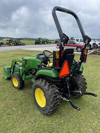 Image of John Deere 2025R equipment image 4