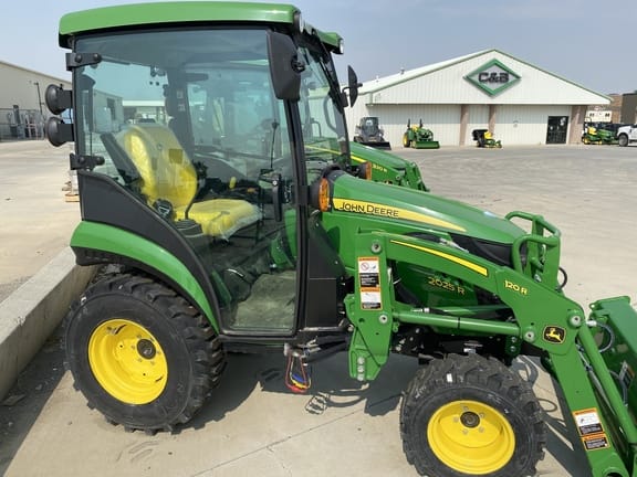 Main image John Deere 2025R