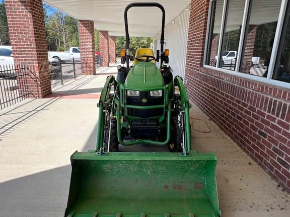Image of John Deere 2025R equipment image 1