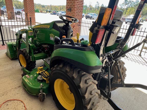 Image of John Deere 2025R equipment image 3