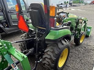 Main image John Deere 2025R 6