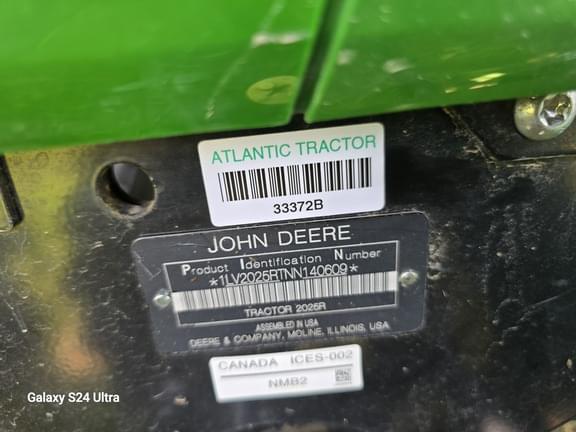 Image of John Deere 2025R equipment image 3