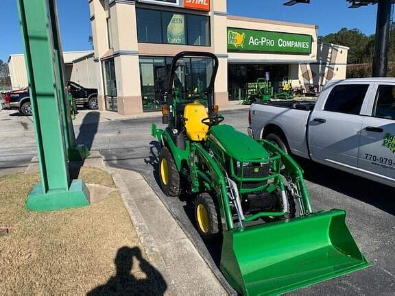 Image of John Deere 2025R equipment image 4