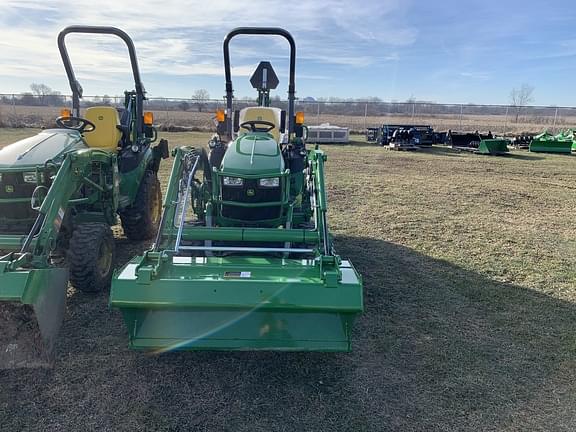 Image of John Deere 2025R equipment image 1