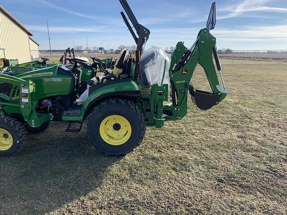 Image of John Deere 2025R equipment image 3