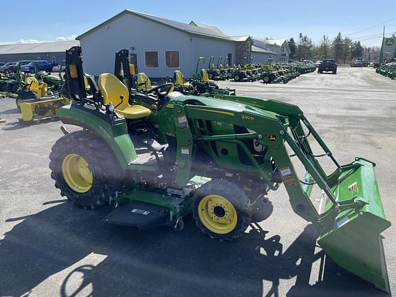 Image of John Deere 2032R equipment image 3