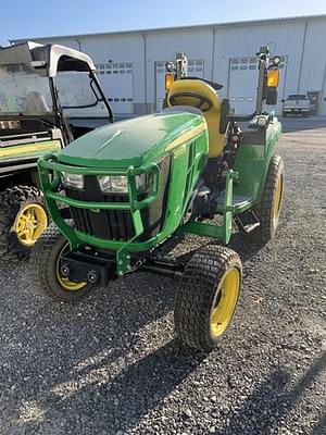 2022 John Deere 2032R Image