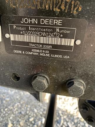 Image of John Deere 2032R equipment image 4