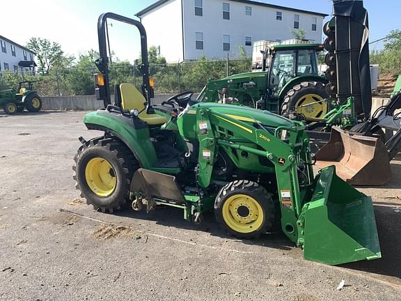 Image of John Deere 2032R equipment image 3