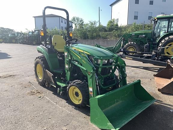 Image of John Deere 2032R equipment image 4