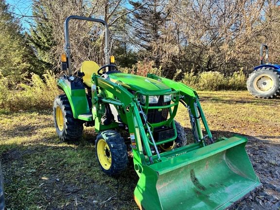 2022 John Deere 2032R Equipment Image0