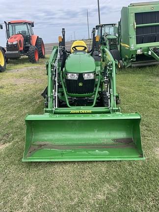 Image of John Deere 2032R equipment image 1