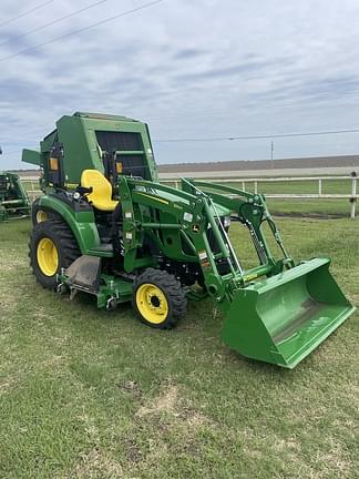 Image of John Deere 2032R equipment image 2