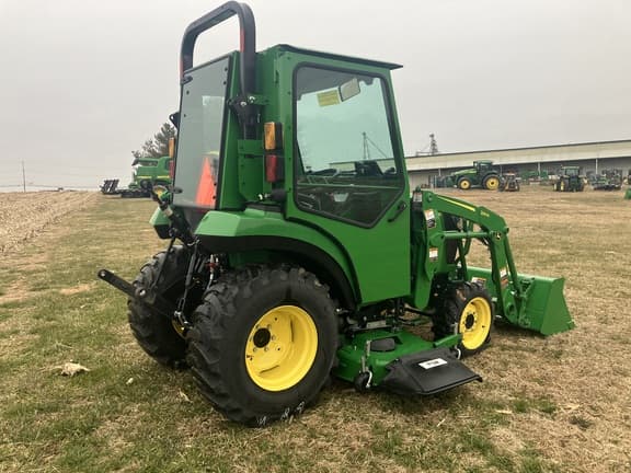 Image of John Deere 2032R equipment image 4