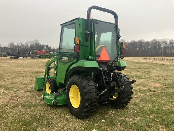 Image of John Deere 2032R equipment image 3