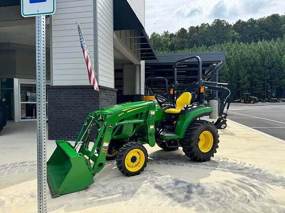 Image of John Deere 2032R equipment image 2