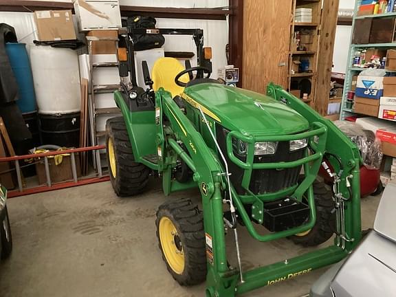 Image of John Deere 2032R equipment image 1