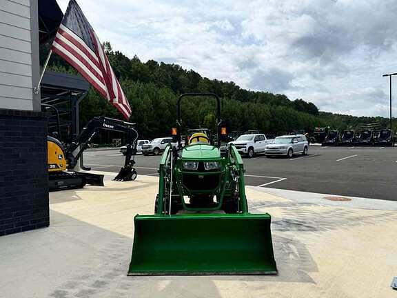 Image of John Deere 2032R equipment image 1