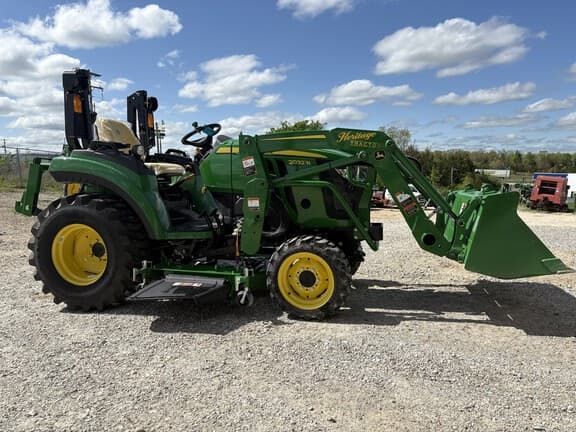 Image of John Deere 2032R equipment image 1