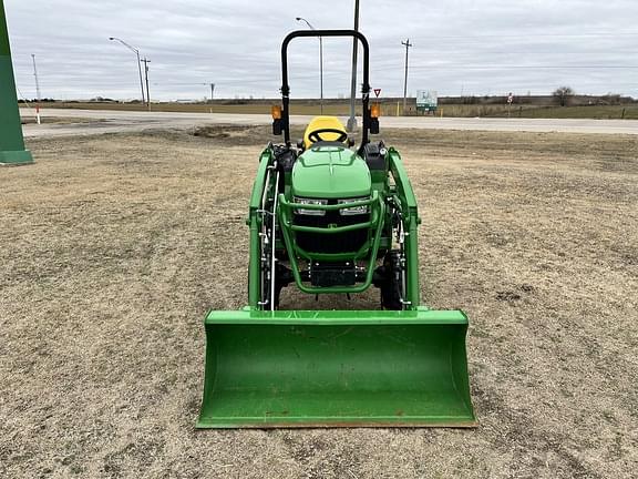 Image of John Deere 2032R equipment image 1
