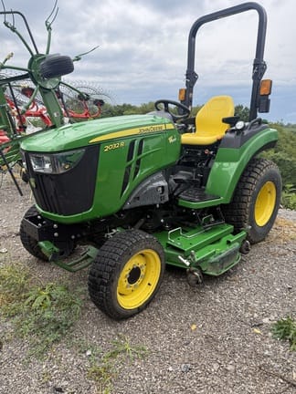 2022 John Deere 2032R Image