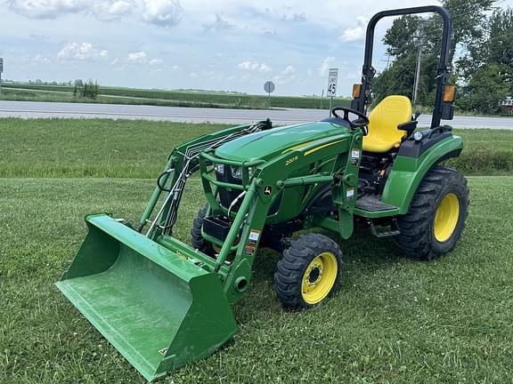 Image of John Deere 2032R Primary image